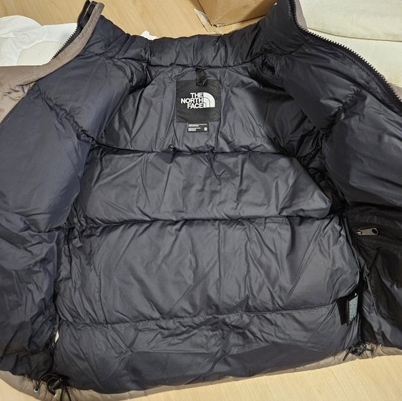 Women’s 1996 Retro Nuptse Jacket - Picture 2 of 5